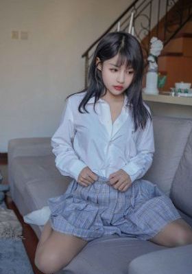 按摩室的女大学生