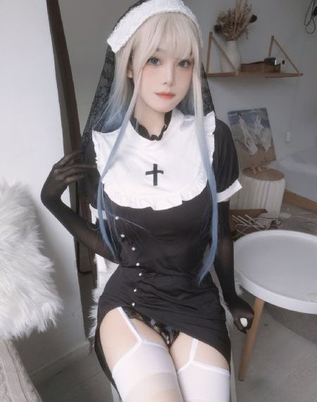 颜之月